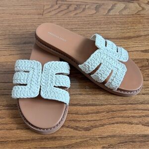 NWOT American Eagle sandals